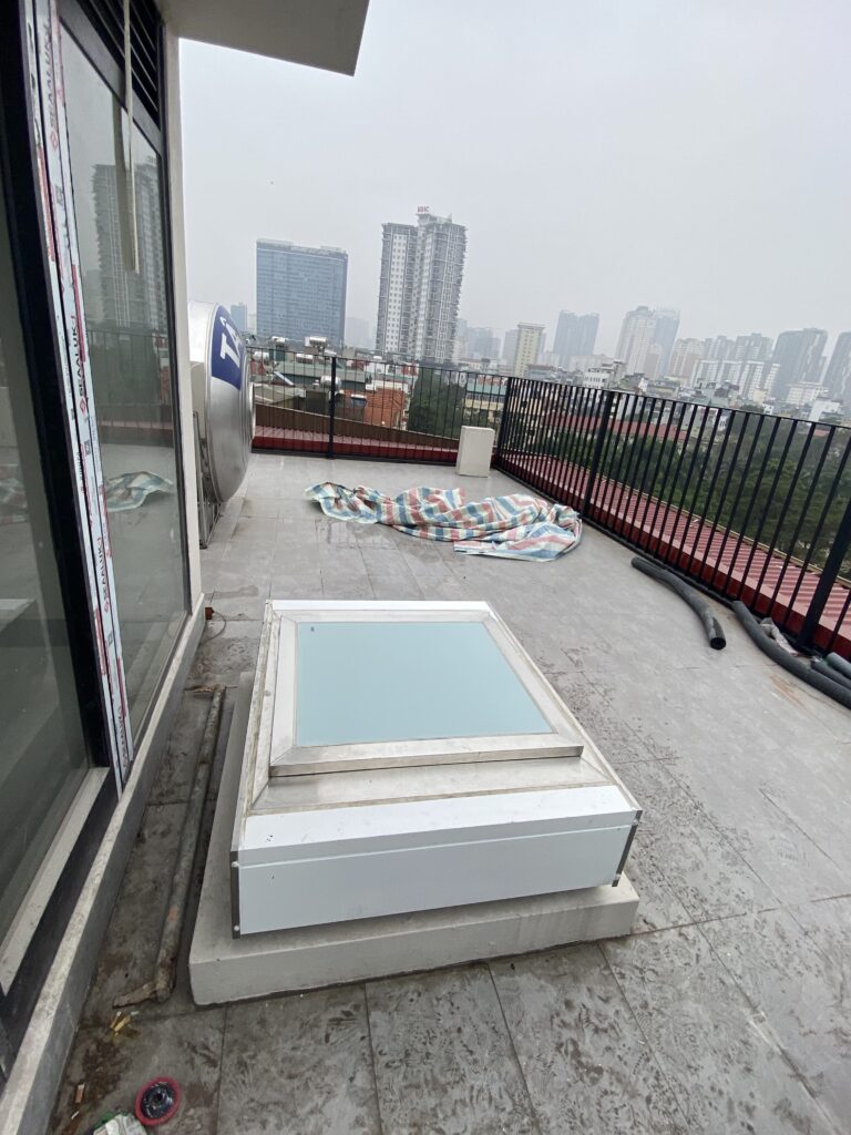 Lắp giếng trời thông minh cho nhà phố